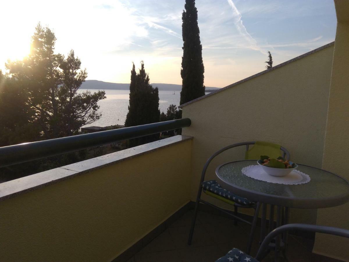 Apartment Matea - 20M From The Beach Cesarica Extérieur photo